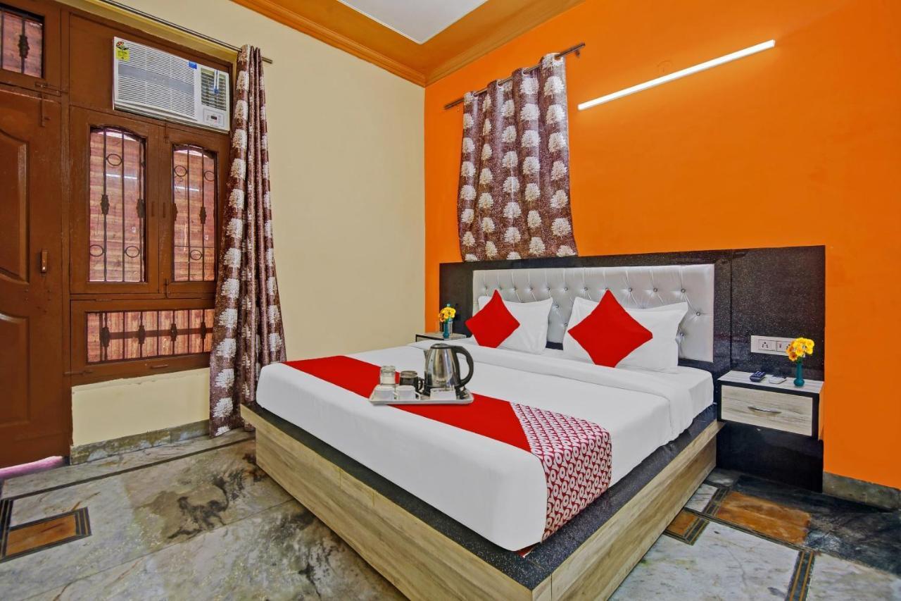 Oyo Galaxy Plaza Hotel Газиабад Екстериор снимка