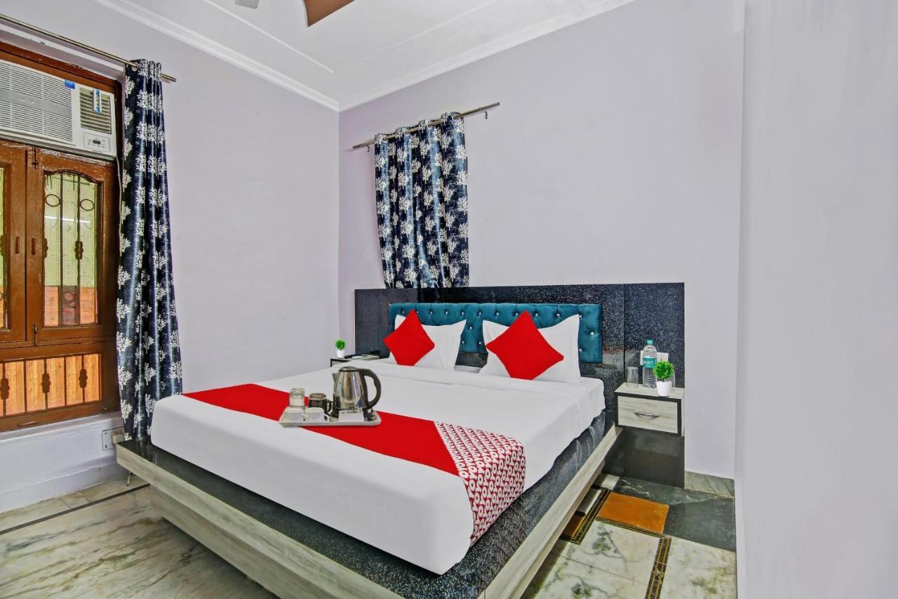 Oyo Galaxy Plaza Hotel Газиабад Екстериор снимка
